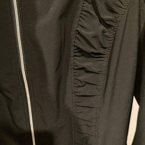 Chico’s Zenergy lightweight jacket - Picture 3 of 4